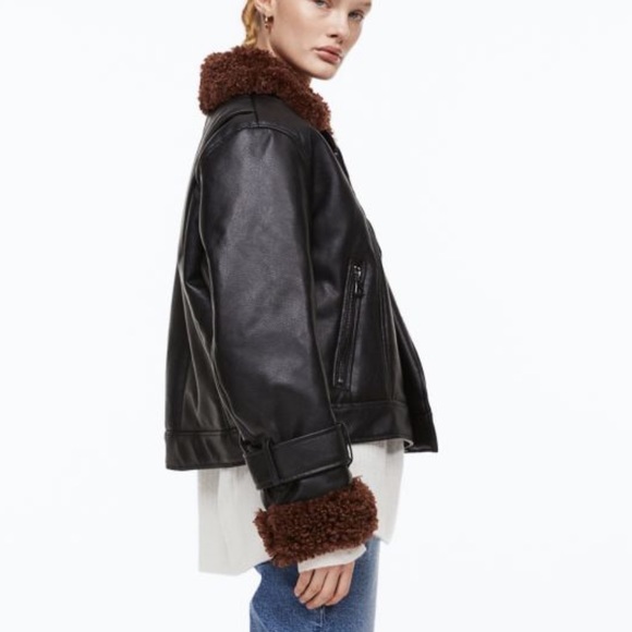 Black Biker jacket with a comfy teddy bear fabric on the inside - Picture 6 of 6